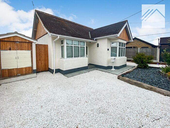 4 Bedroom Detached House For Sale In Beverley Avenue, Canvey Island, SS8
