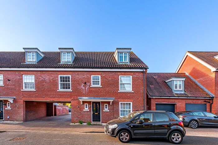 5 Bedroom Link Detached House For Sale In Quantrill Terrace, Kesgrave, Ipswich, Kesgrave, IP5