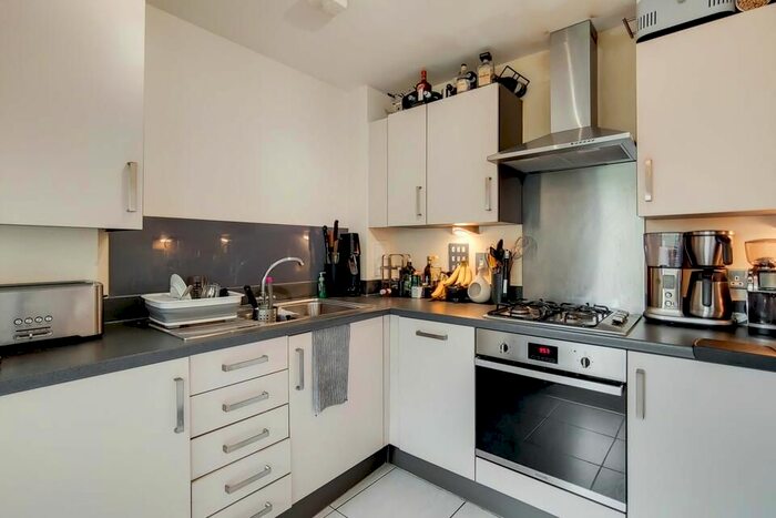 1 Bedroom Flat To Rent In Rosefield, Pooles Park, London, N4