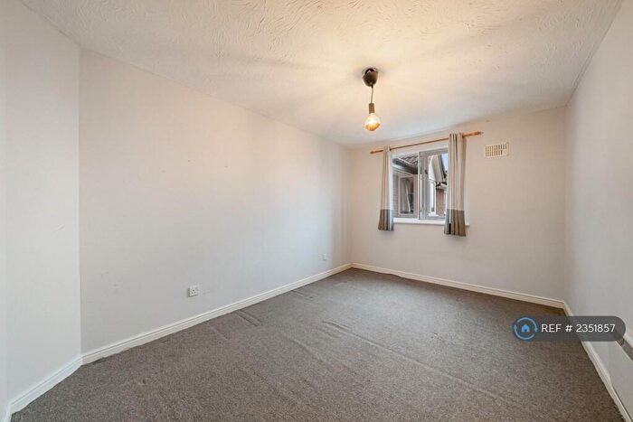 1 Bedroom Flat To Rent In Darlington Court, London, SE6