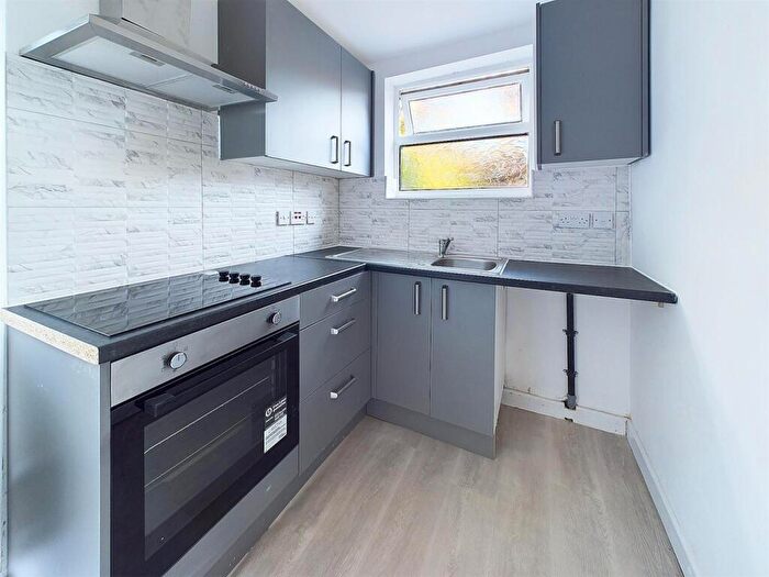 1 Bedroom Apartment To Rent In Holmsdale Road, Foleshill, Coventry, CV6