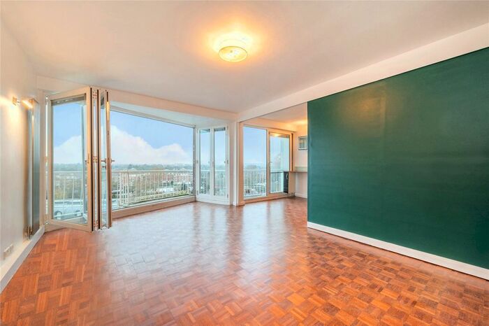 2 Bedroom Flat To Rent In River Court, - Richmond Hill, Richmond, Surrey, TW10