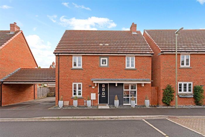 3 Bedroom Detached House For Sale In Miles Road, Basingstoke, RG24