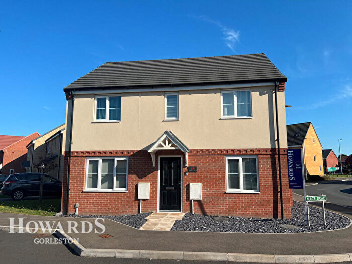 4 Bedroom Detached House For Sale In Mace Road, Bradwell, NR31