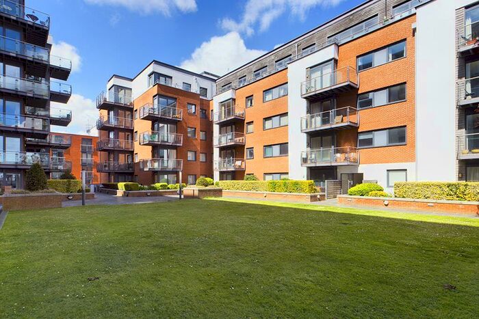 2 Bedroom Flat To Rent In Mistral, Channel Way, Ocean Village, Southampton, Hampshire, SO14