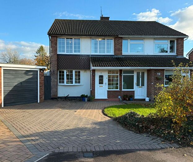 3 Bedroom Semi Detached House To Rent In The Horseshoe, Hemel Hempstead, HP3