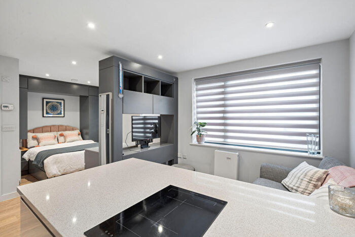 Studio For Sale In Brookfield Road, Wooburn Green, HP10