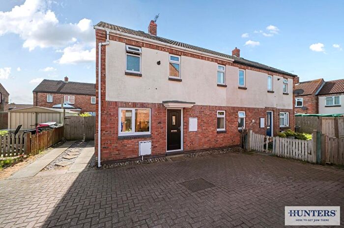 3 Bedroom Semi-Detached House For Sale In Hempbridge Close, Selby, YO8