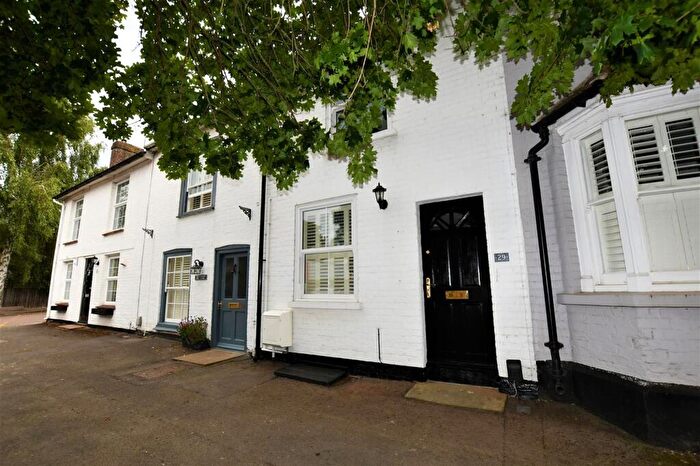 2 Bedroom Terraced House To Rent In Castle Street, Berkhamsted, HP4