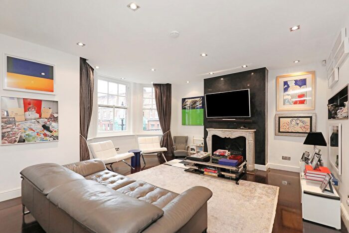 3 Bedroom Flat To Rent In Flood Street, London, SW3