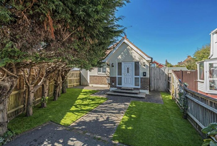 2 Bedroom Detached Bungalow For Sale In Sunny Close, Goring-By-Sea, BN12