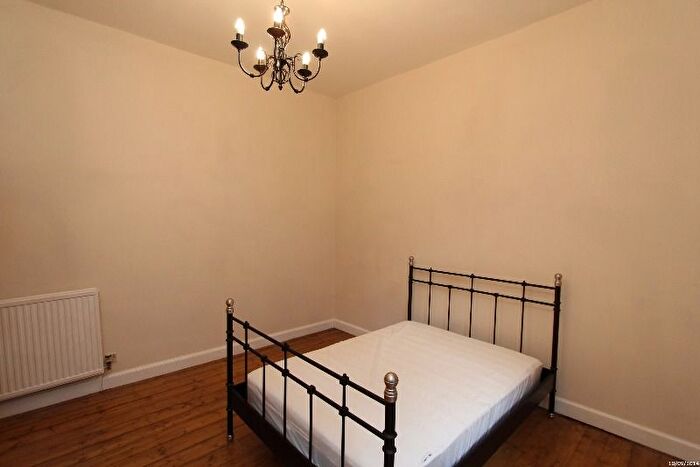 2 Bedroom Flat To Rent In Cambridge Gardens, Edinburgh, EH6