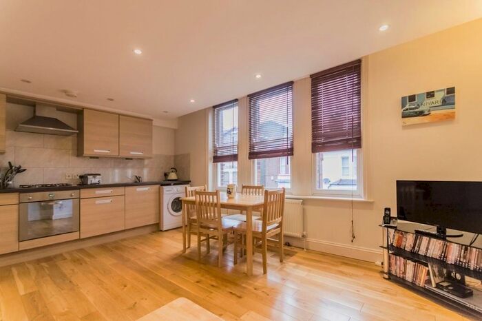 2 Bedroom Flat To Rent In Rozel Road, London, SW4
