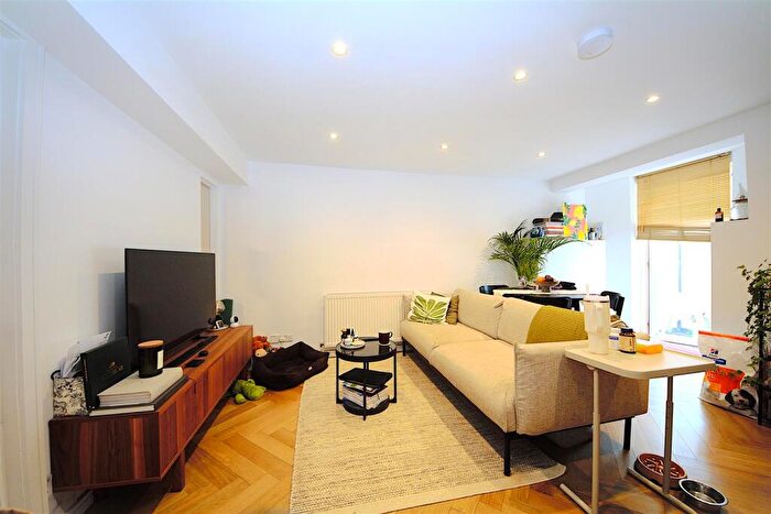 1 Bedroom Flat To Rent In Fortis Green, East Finchley, N2