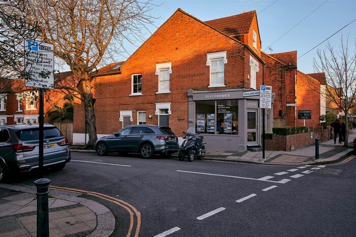 1 Bedroom Flat To Rent In Thames Road, Chiswick, W4