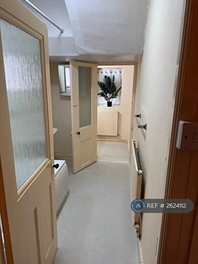 1 Bedroom Flat To Rent In Grosvenor Road, London, E11