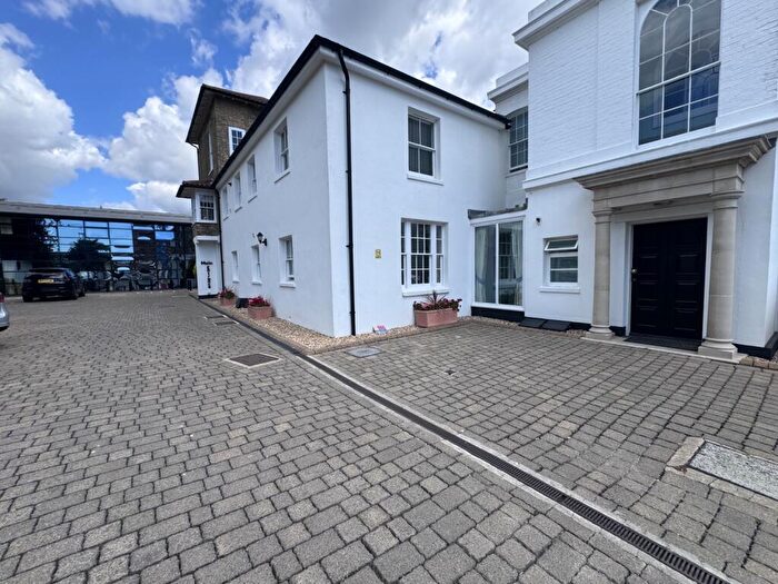 1 Bedroom Flat For Sale In Amelia Court, Union Place, Worthing, BN11
