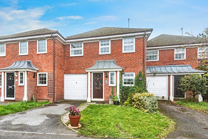 3 Bedroom Terraced House For Sale In Woodville Rise, Chineham, Basingstoke, Hampshire, RG24