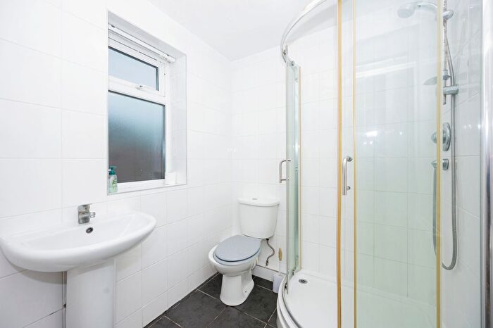 2 Bedroom Bungalow For Sale In Burnham Close, Penketh, Warrington, Cheshire, WA5