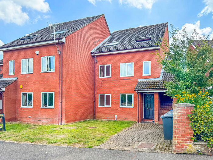 2 Bedroom Apartment For Sale In Tattersalls Crescent, The Avenue, Newmarket, CB8