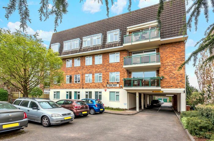 2 Bedroom Apartment To Rent In Fern Court, Albemarle Road, Beckenham, BR3