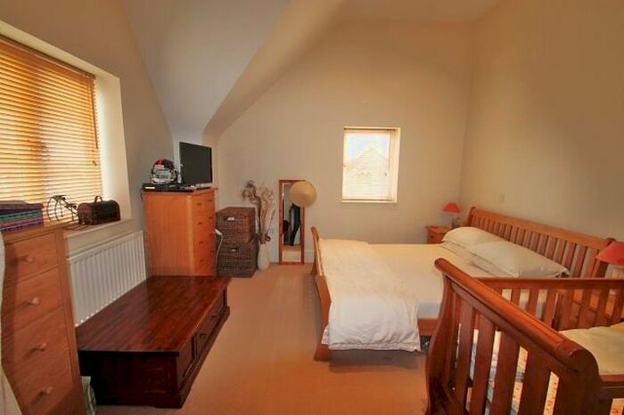 1 Bedroom Flat To Rent In Worple Road, London, SW19