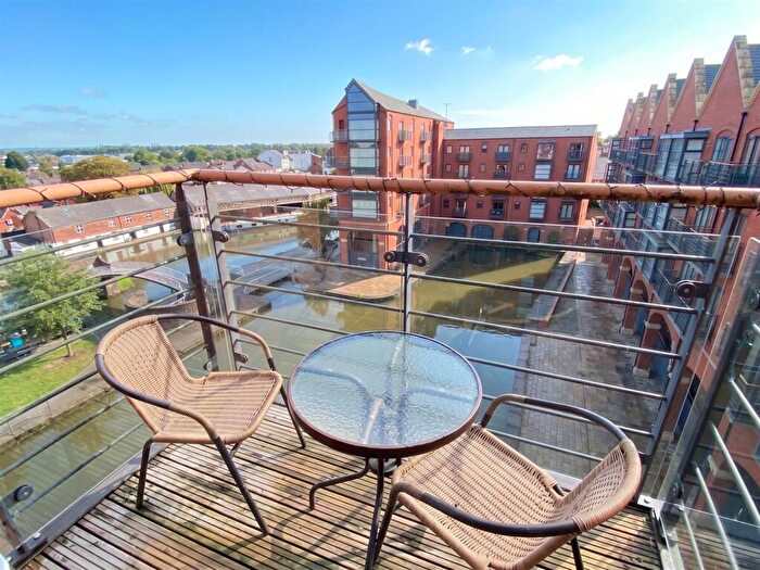 2 Bedroom Apartment To Rent In Wharf View, Chester, CH1