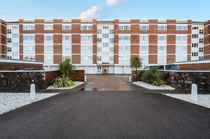 3 Bedroom Flat For Sale In Sea Front, Hayling Island, Hampshire, PO11