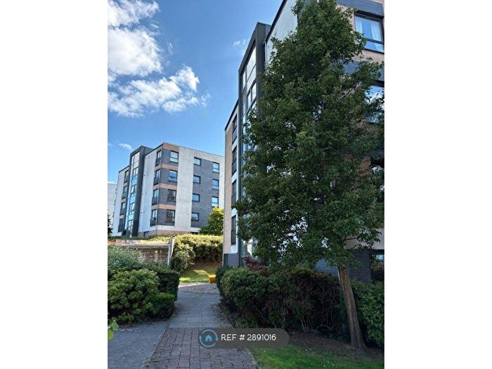 2 Bedroom Flat To Rent In Firpark Close, Glasgow, G31