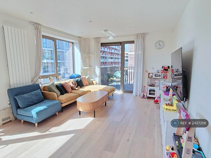 3 Bedroom Flat To Rent In Shipwright Steet, London, E16