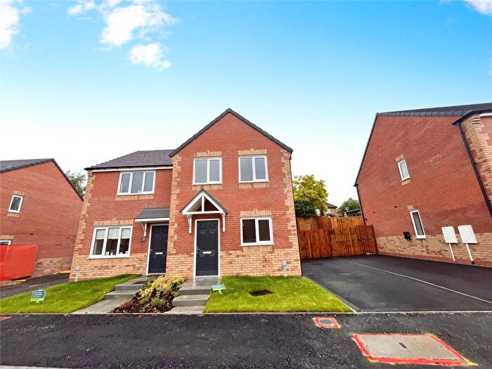 3 Bedroom Semi-Detached House To Rent In Forterra Way, Bircotes, Doncaster, DN11