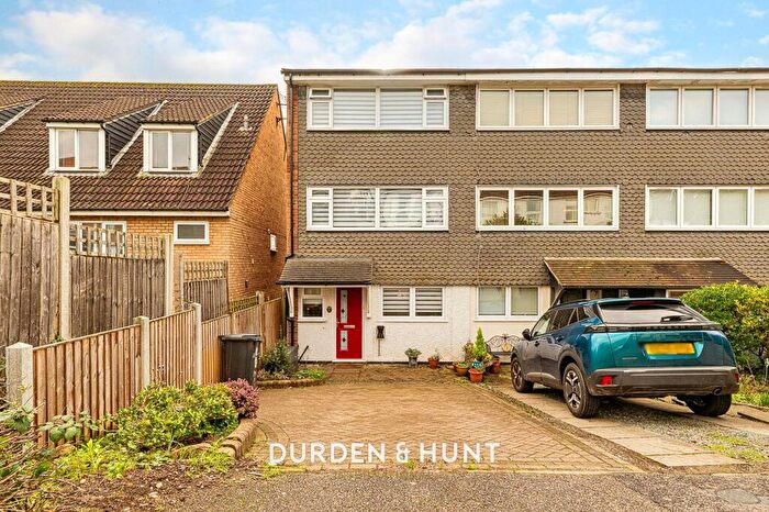 3 Bedroom End Of Terrace House For Sale In The Seymours, Loughton, IG10