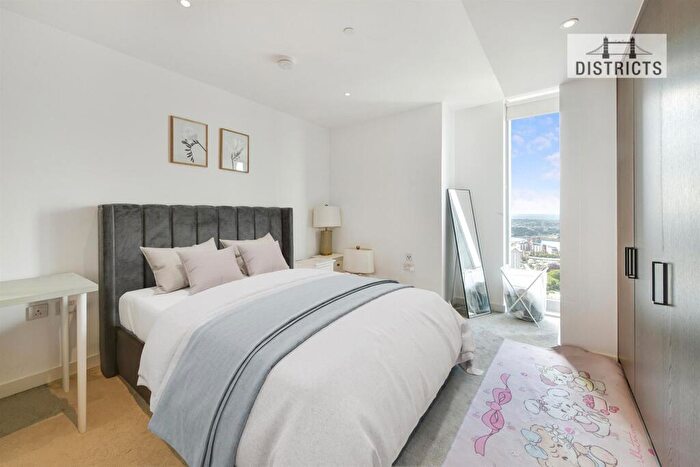 2 Bedroom Apartment For Sale In Landmark Pinnacle, Marsh Wall, E14