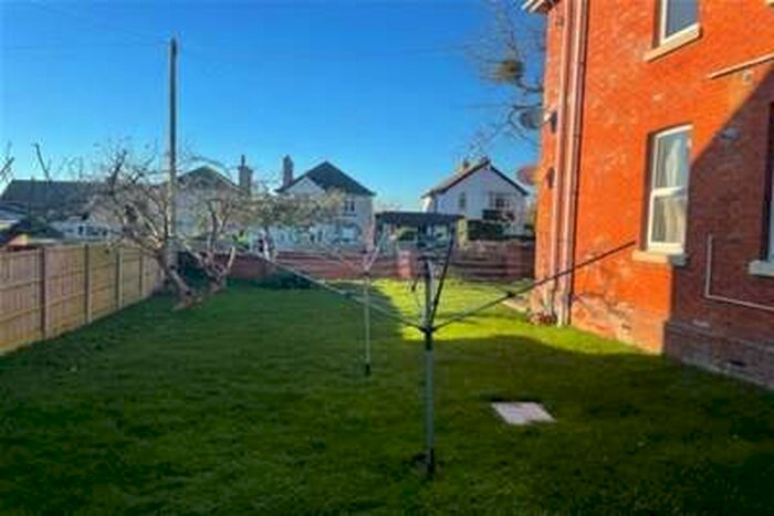 1 Bedroom Flat To Rent In Victoria Court - Upwey, DT3