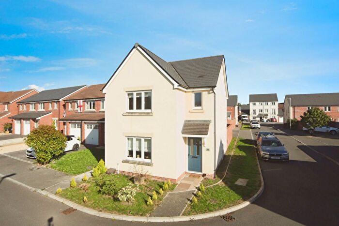 3 Bedroom Detached House For Sale In Beacon Close, Bathpool, Taunton, TA2