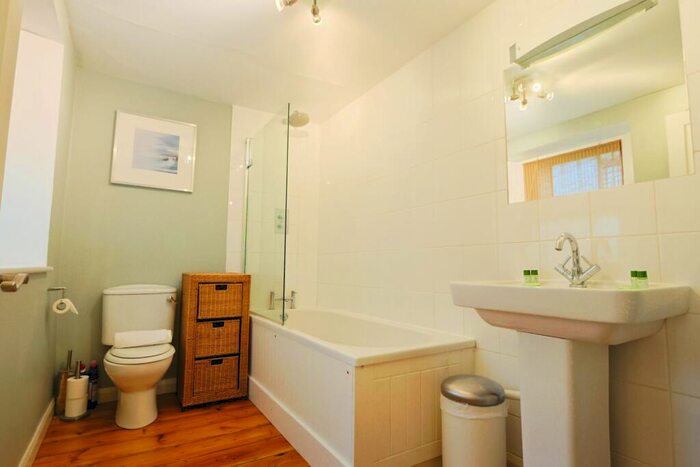 2 Bedroom Flat To Rent In Elliston Road, Bristol, BS6