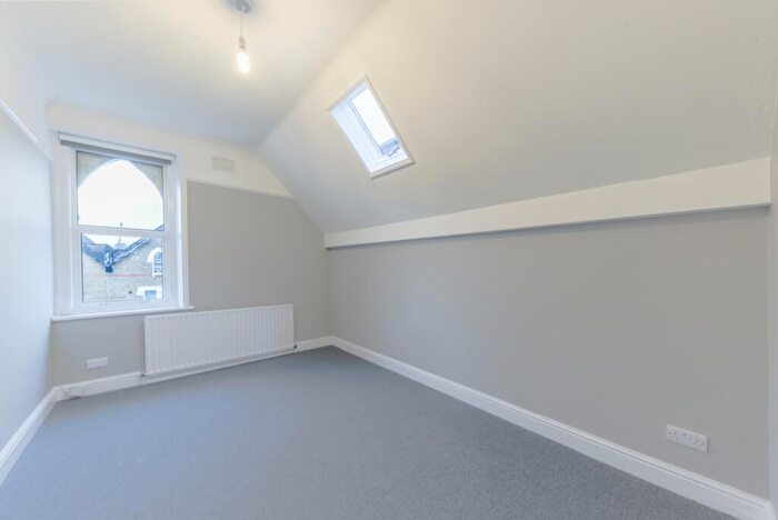 2 Bedroom Flat To Rent In Victoria Road, Queens Park, NW6