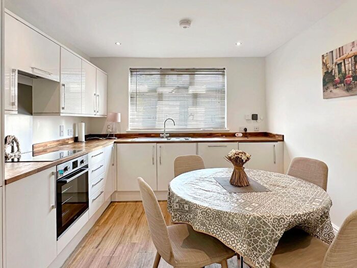 4 Bedroom Detached House For Sale In Coldhams Lane, Cambridge, CB1