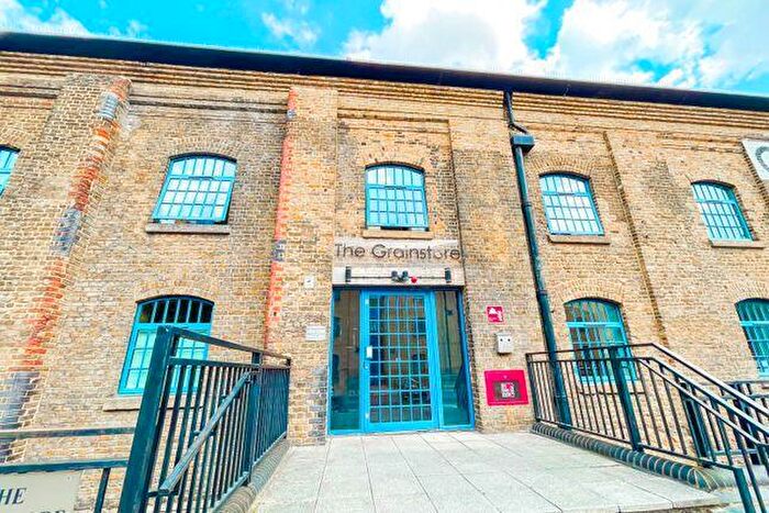 2 Bedroom Flat To Rent In The Grainstore, Western Gateway, Royal Victoria Docks, Custom House, London, E16
