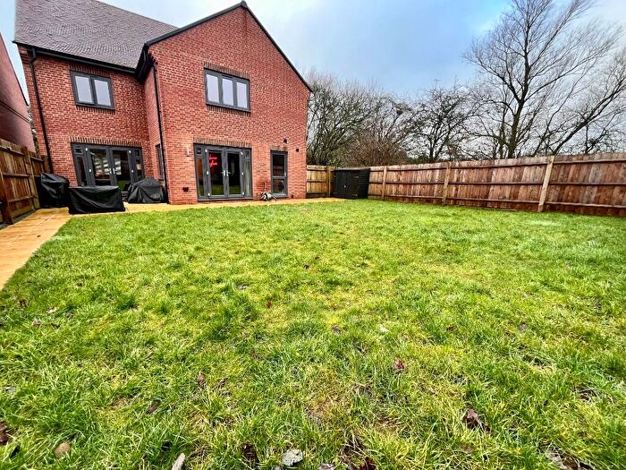 4 Bedroom Detached House For Sale In Heron Mews, Bourne End, Hemel Hempstead, Hertfordshire, HP1