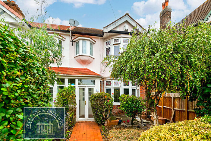 3 Bedroom House For Sale In Empress Avenue, Aldersbrook, E12