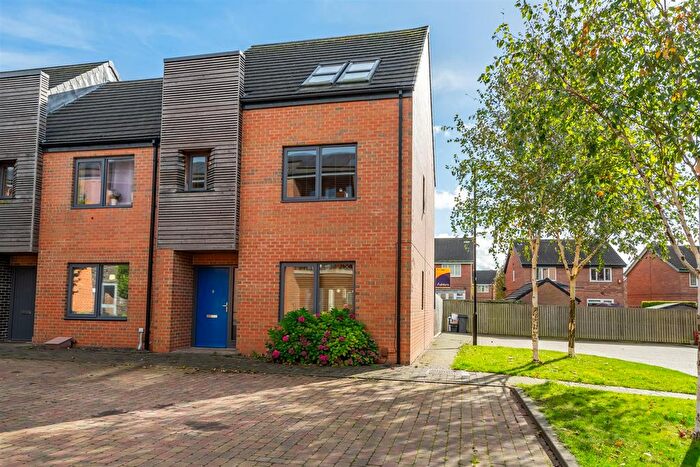 3 Bedroom End Of Terrace House To Rent In Le Tour Way, Acomb, York, YO26