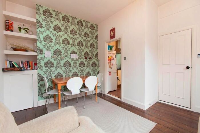 3 Bedroom Flat To Rent In Archway Road, Highgate, N6