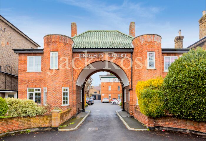 3 Bedroom Apartment To Rent In Knights Court, Knights Park, Kingston Upon Thames, Surrey, KT1