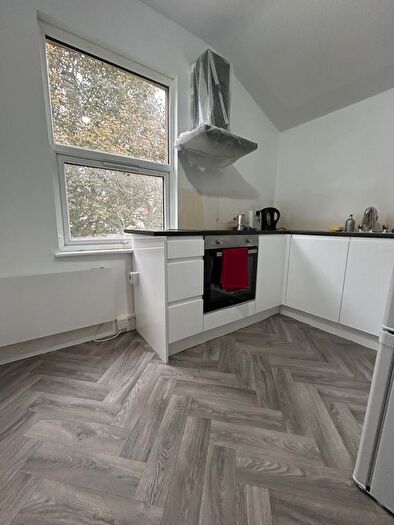 2 Bedroom Flat To Rent In Townsend Road, Southall, UB1