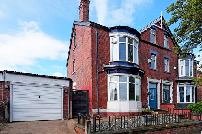 5 Bedroom Semi-Detached Villa For Sale In Holmhirst Road, Woodseats, S8