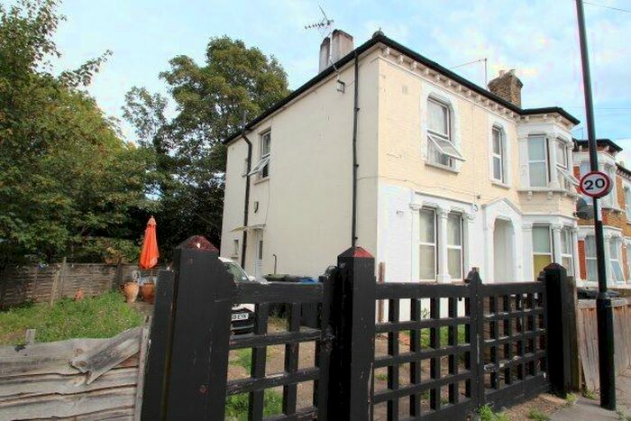 2 Bedroom Flat To Rent In Boswell Road, Thornton Heath, CR7