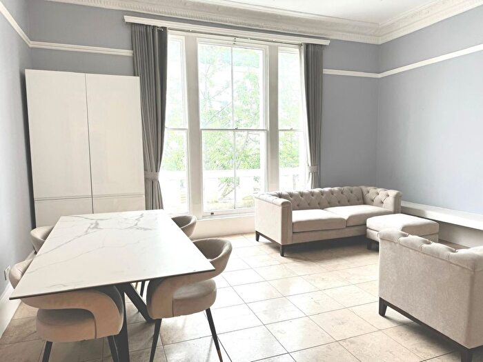1 Bedroom Flat To Rent In Palace Gardens Terrace, London, W8