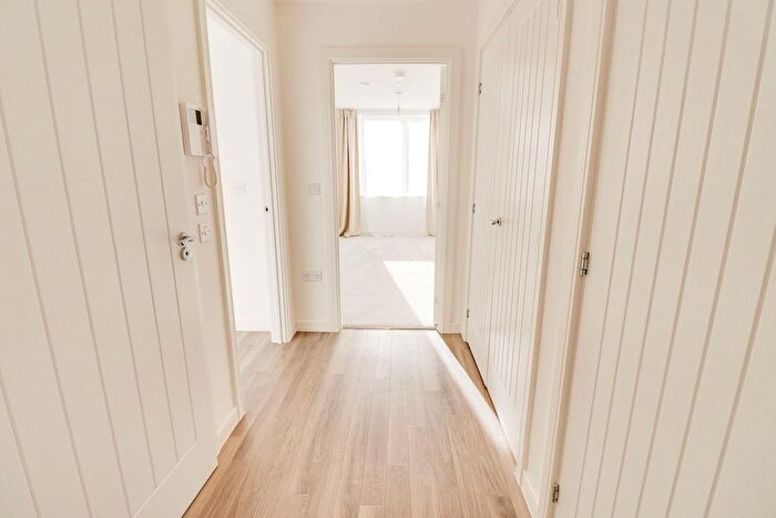 1 Bedroom Flat For Sale In Morton Peto Road, Bishop's Stortford, CM23