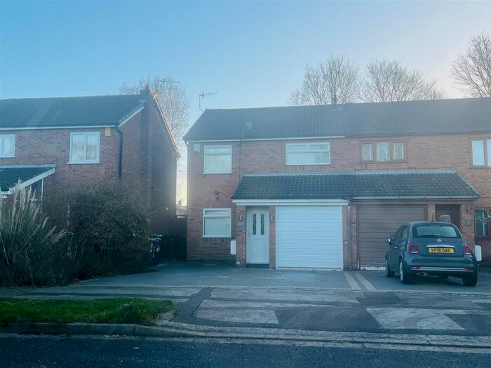 3 Bedroom Property To Rent In Christchurch Road, Hucknall, Nottingham, NG15